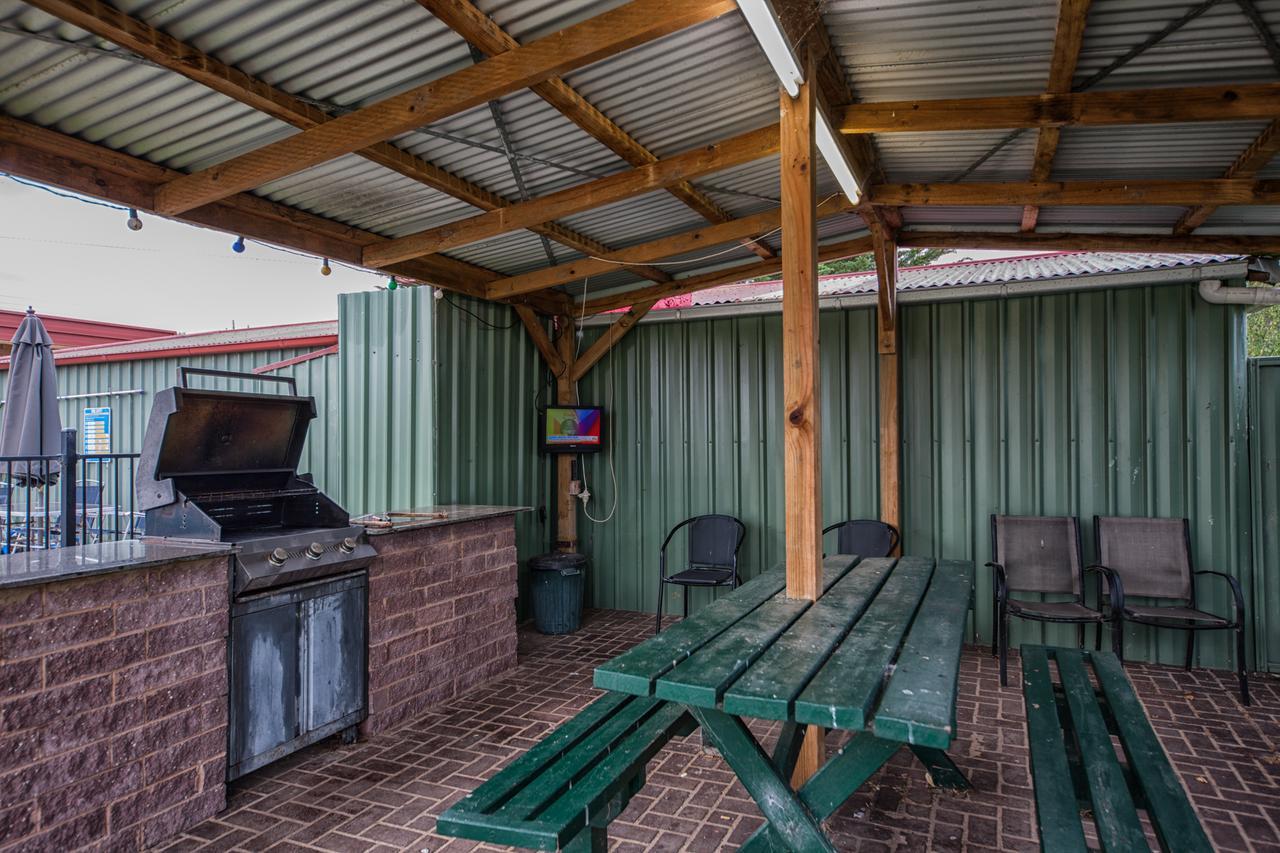 Heywood Motor Inn Esterno foto